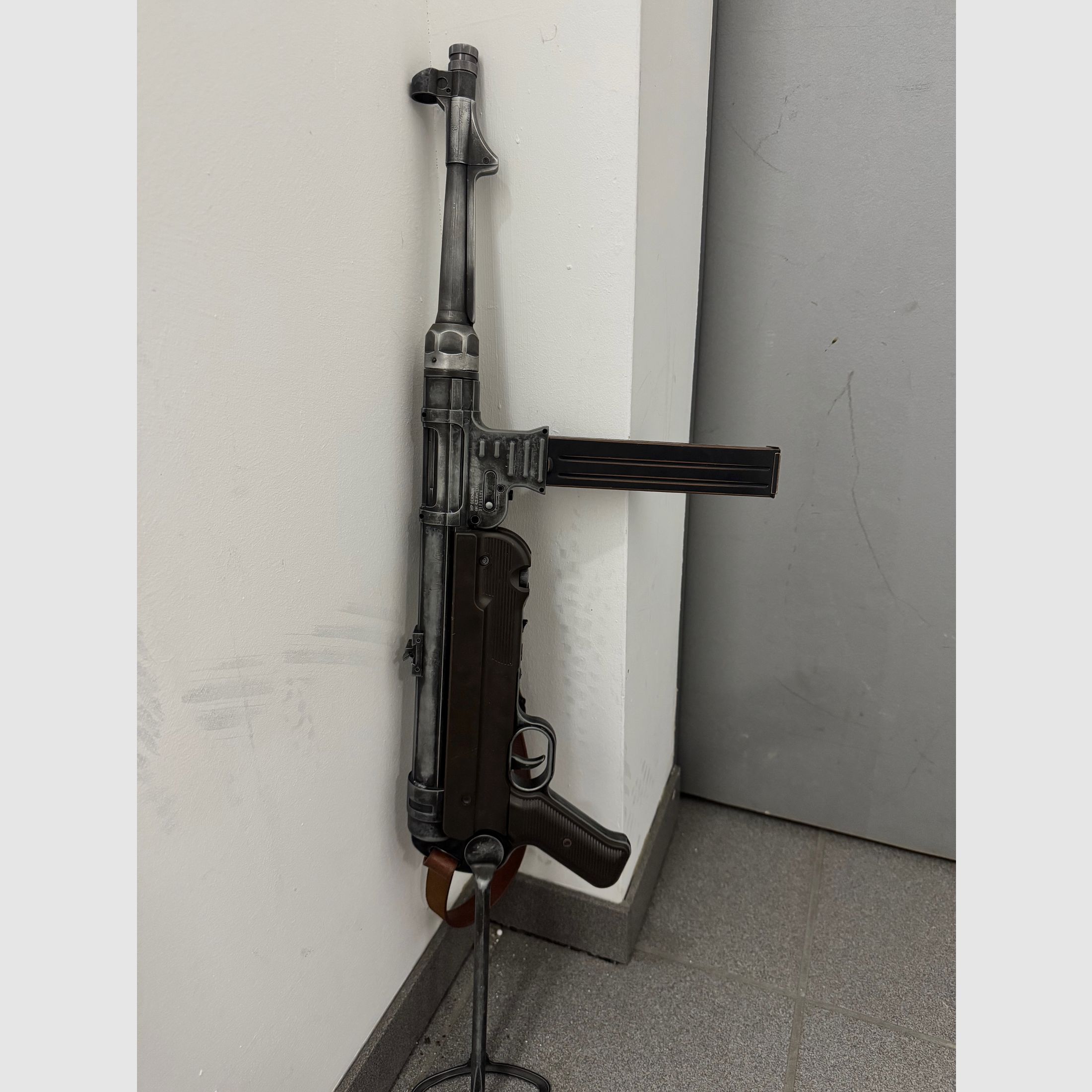 Legends MP40 CO2 Maschinenpistole Kal. 4,5mm BB German Legacy Edition
