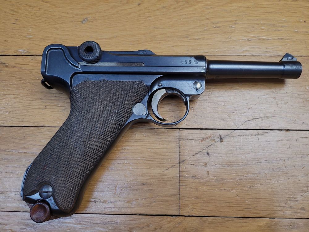 Goede Luger P08 Pistol – DMW uit 1916 – Mono serienummer – 100% 14-18 – Goed magazijn met houten bodem – Loop met goede groeven – Wapen om schoon te maken voor zowel schieten als verzamelen – EM in algemene staat, afbeelding 16 van 21