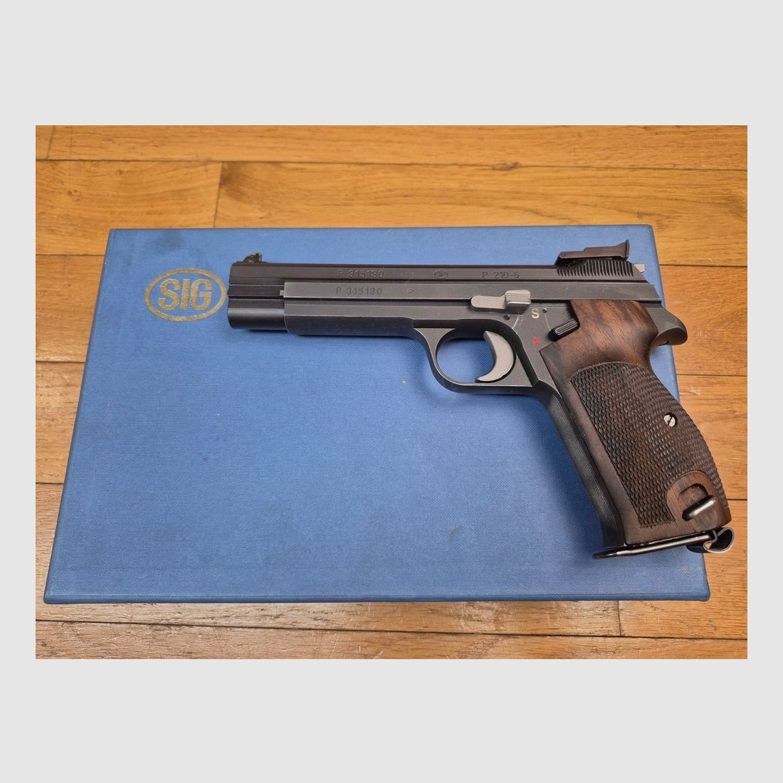 Sehr schöner SIG P210-6 Pistol – Mythos des 9 para – Zivile Sportversion des Militärmodells – Klassischer Lauf 120mm – Waffe von 1995 – Ausgezeichnete Brünierung – Traumhaftes Funktionieren und Lauf – Originalbox – Top Sammlerstück – Zustand TBE!, Bild 1 von 21