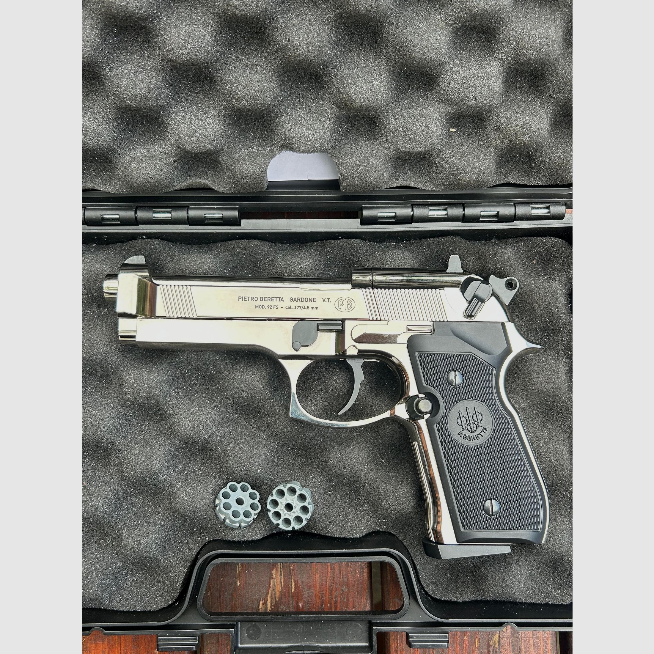 Beretta 92fs co2(4.5mm diabolo)