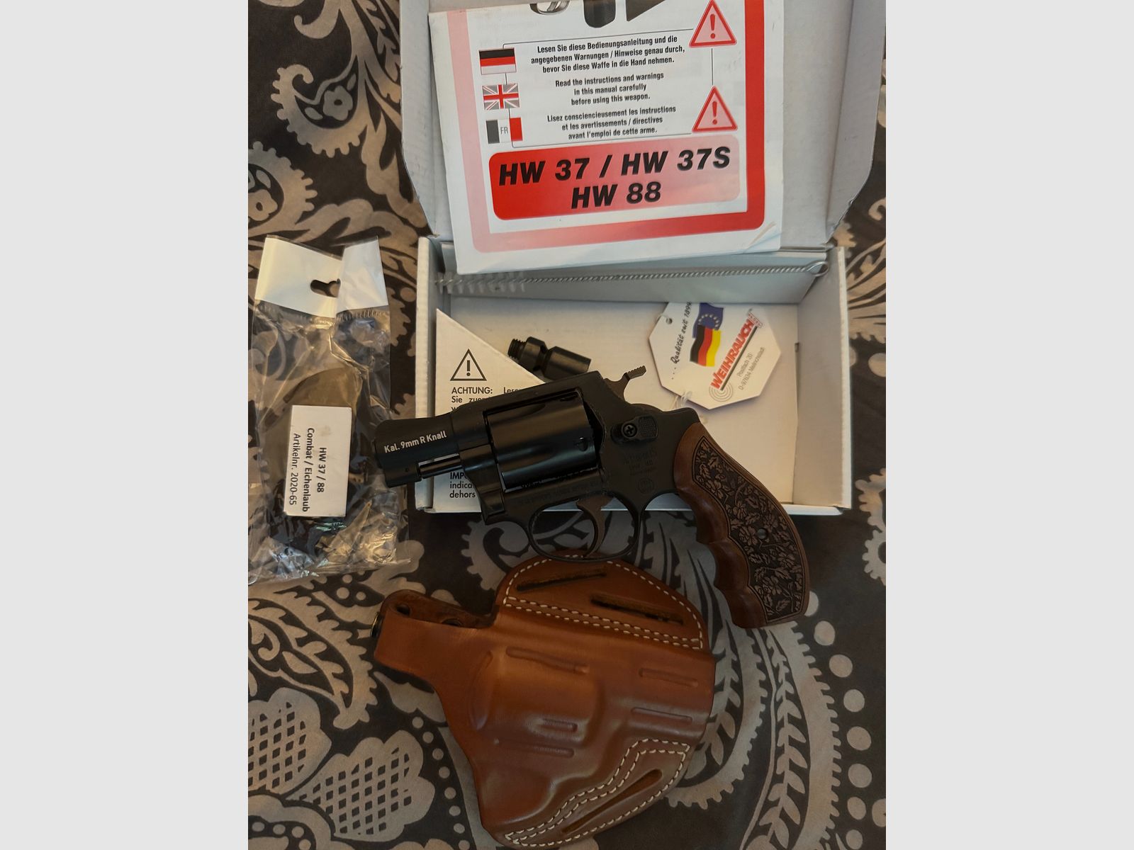 Arminius HW 88 Super Airwaight Like New + Holster Accessories