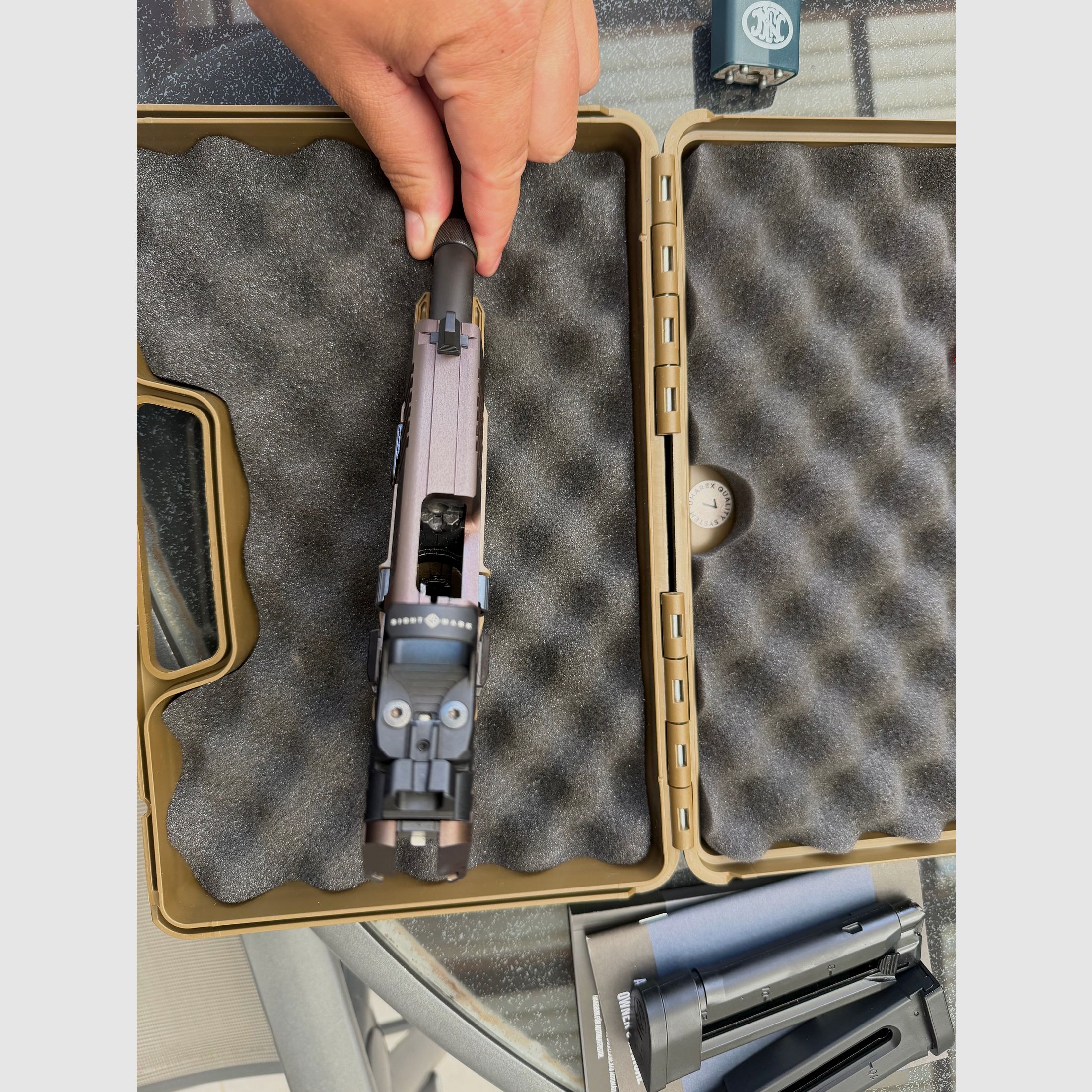 FN 502 Tactical FDE .22lfb | neuwertig mit Rotpunkt | kaum geschossen 