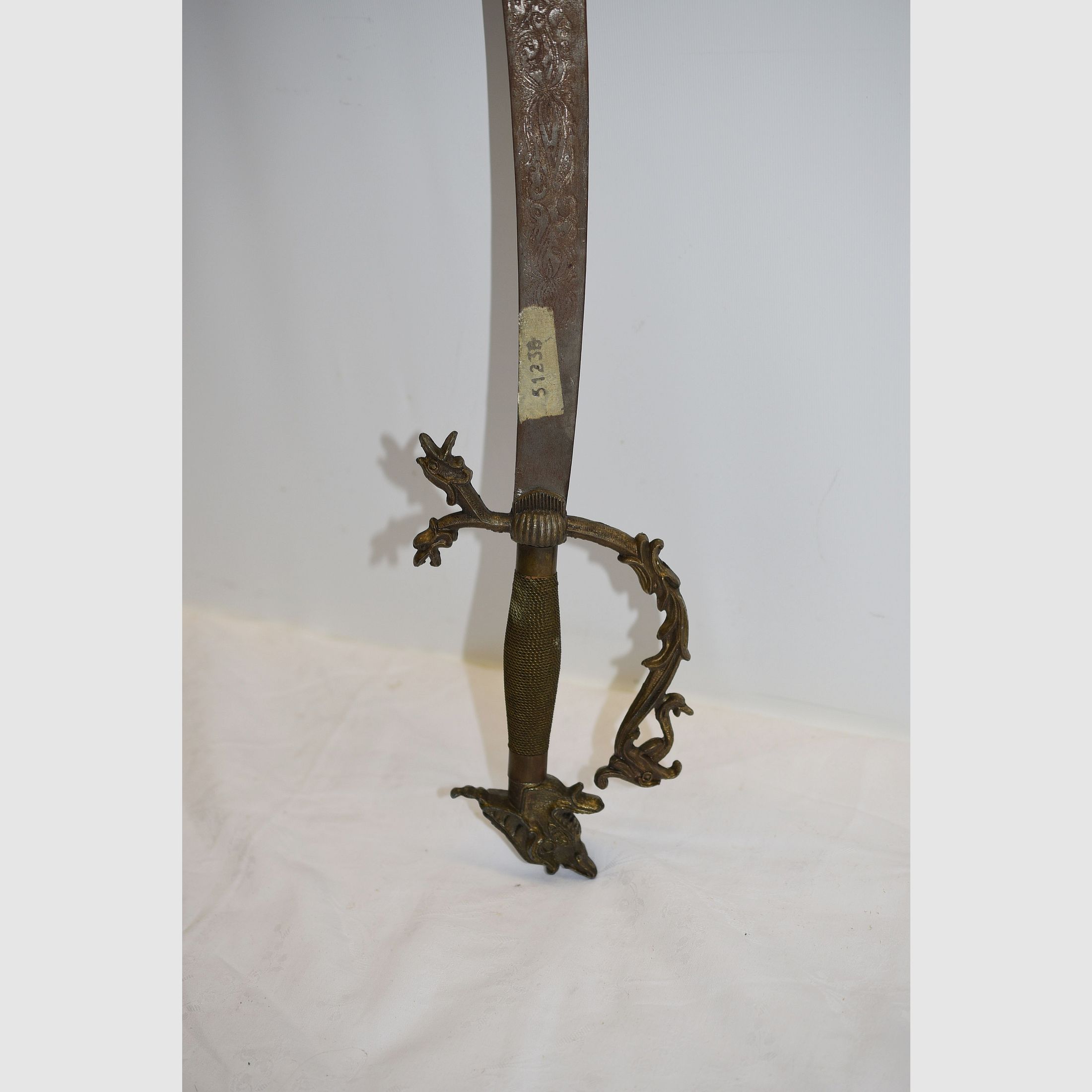 Antikes orientalisches Schwert, Säbel mit Drachen, Gesamtlänge 85 cm