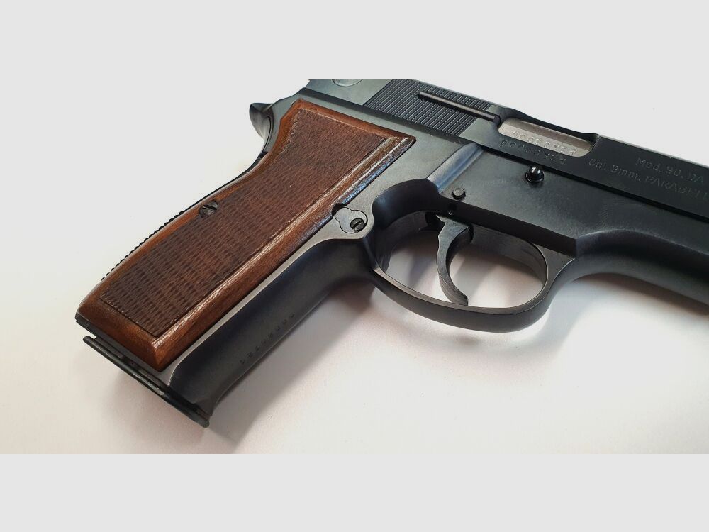 MAUSER-WERKE Oberndorf GmbH Halbautomatische Pistole Mauser Oberndorf GmbH, Mauser 90 DA - 9mmLuger
