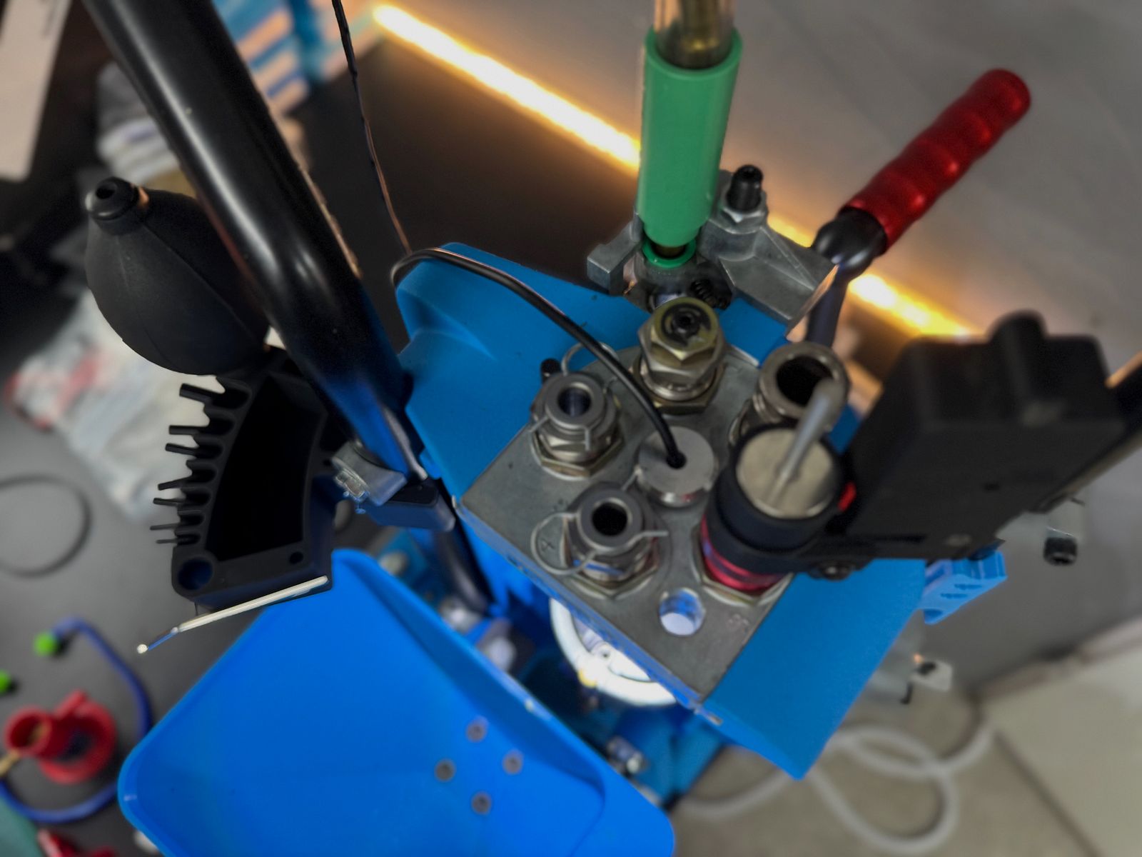 Dillon XL750 mit Casefeeder | 3 komplette Kaliber- / Pulver-Setups | DAA / Armanov Vollausstattung