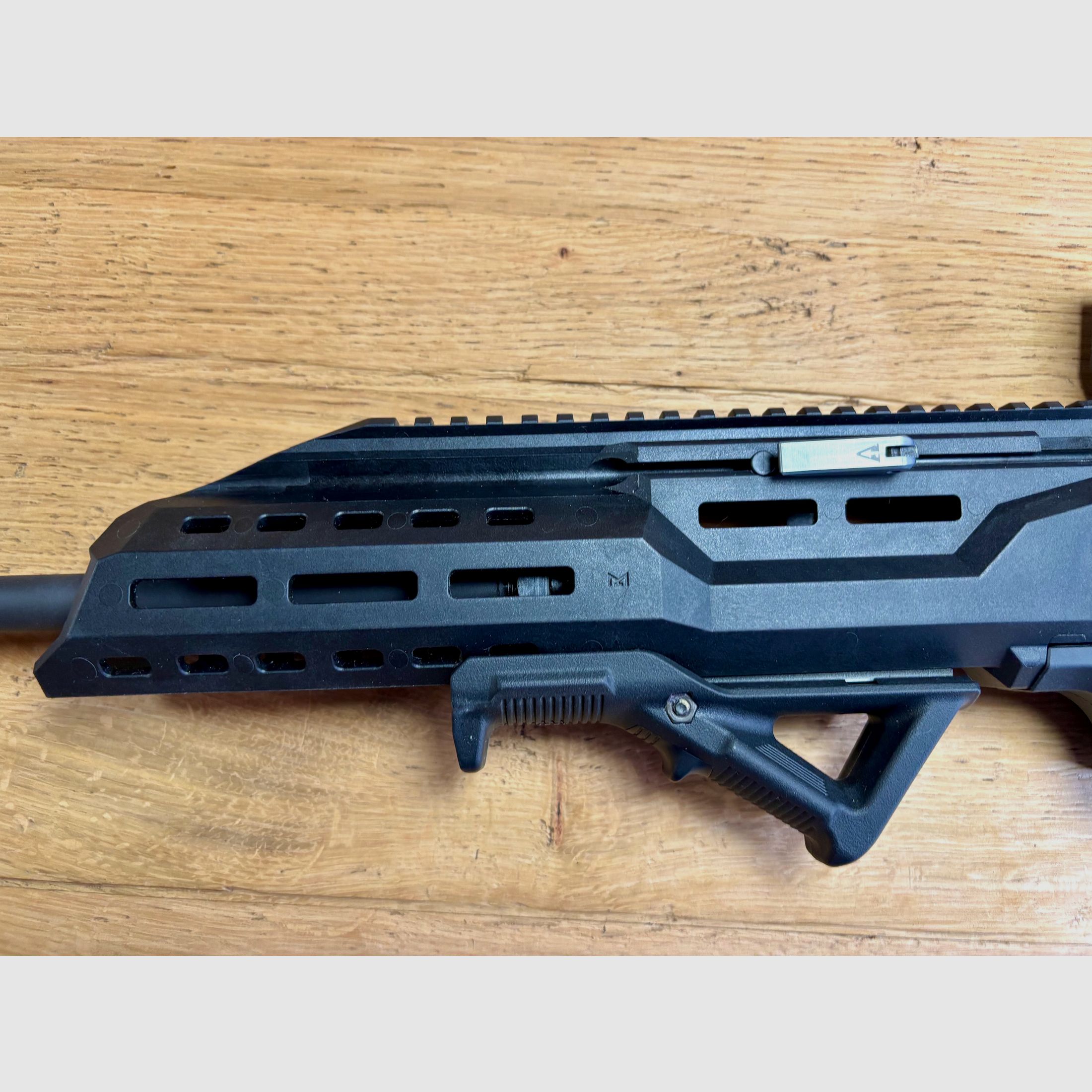 Selbstladebüchse CZ Scorpion Evo 3 S1 Carbine Sportabzug, Schubschaft klappbar,  Kompensator – Kaliber 9 mm Luger inkl. Red Dot u 5fach Magnifier