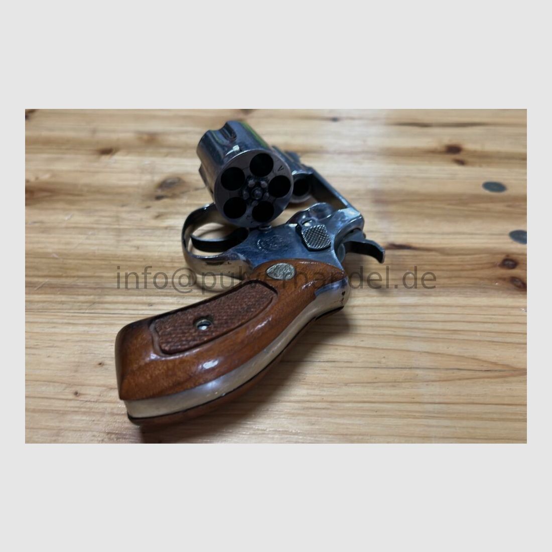 Smith & Wesson Modello 60 in acciaio inox in .38 Special SOLO AZIONE DOPPIA