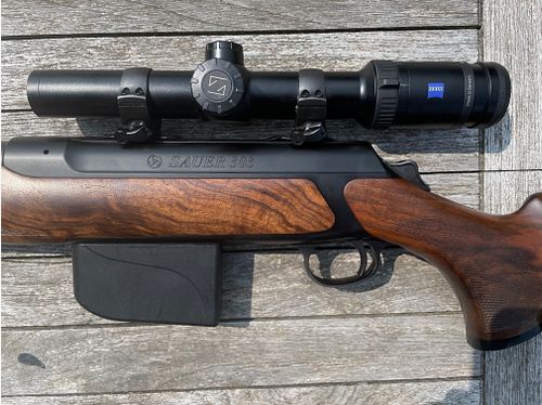 RÉSERVÉ : Sauer S303 Élégance 9,3x62 avec Zeiss Victory HT 1.1-4x24 et munitions