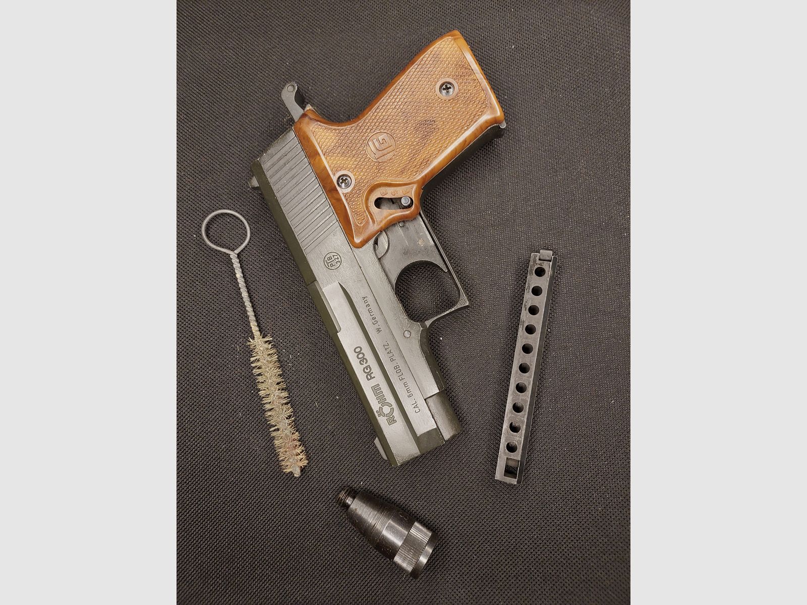 Röhm RG300 (RG 300) Schreckschuss Pistole Kal. 6mm Flobert (PTB 327) OVP