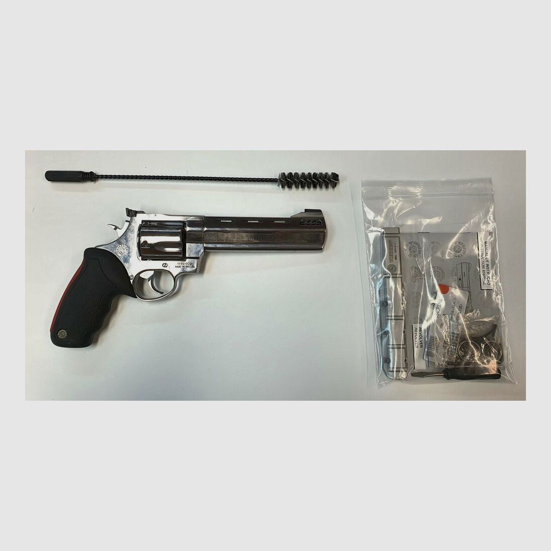 Revolver Taurus RAGING BULL en calibre .454 Casull nickelé 6,5" canon