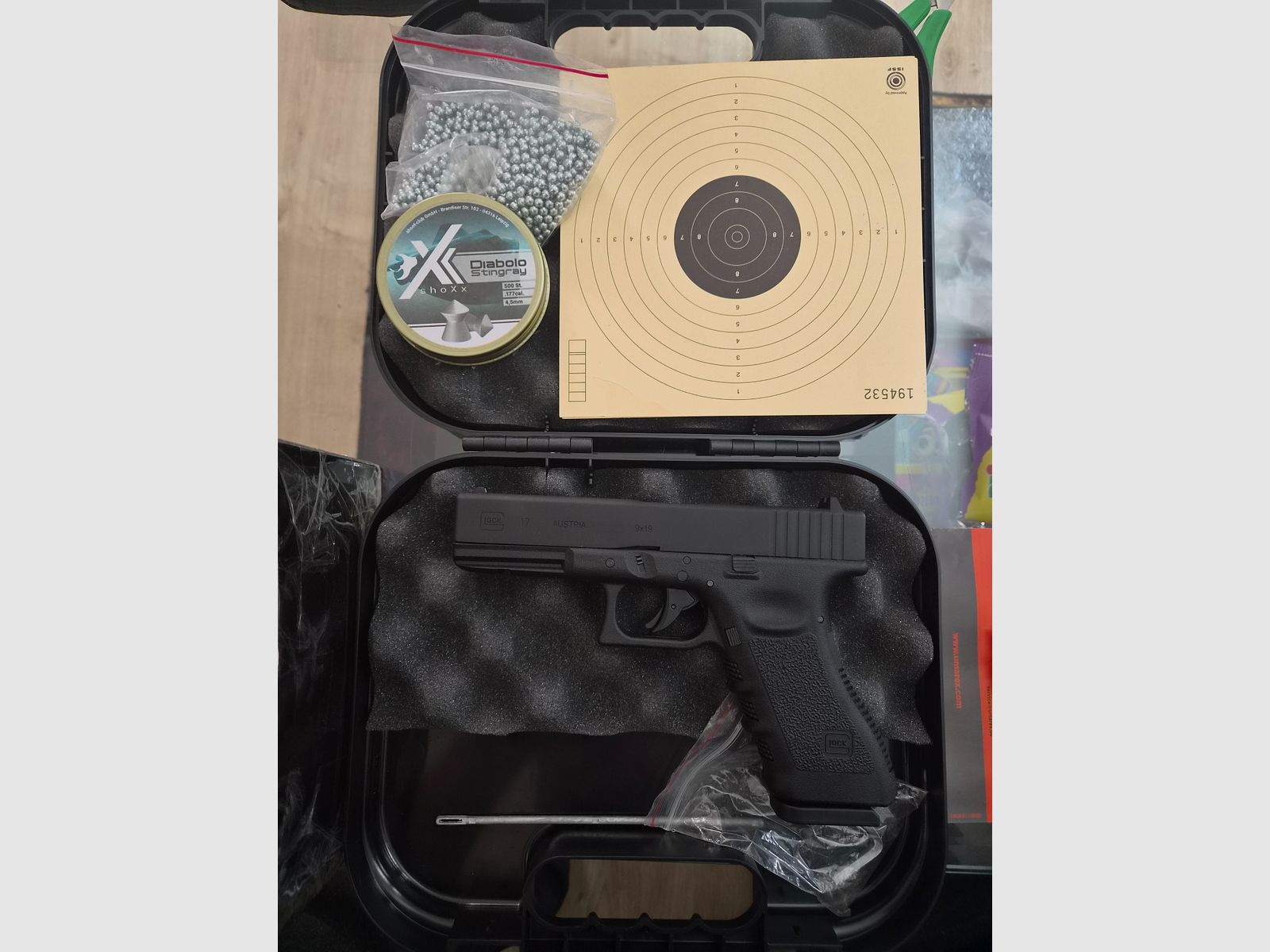 Glock 17 Co2 pistol caliber 4.5 mm steel BB / Diabolo blowback, image 4 of 4
