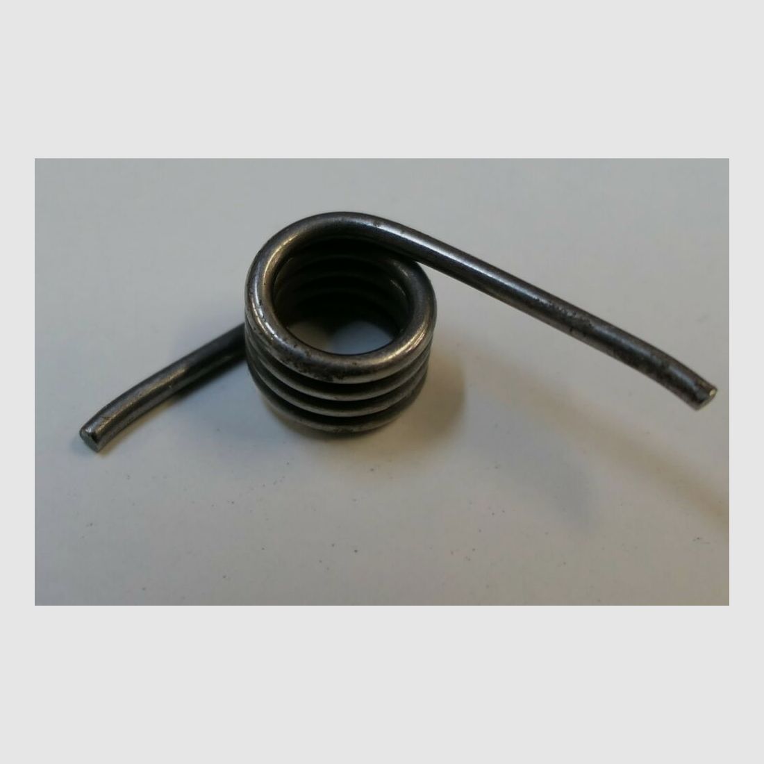 DDR VEB appareils et construction d'outils Wiesa original DDR NVA AK 47 ressort pour verrouillage de chargeur [ 5 ] inutilisé, neuf pour AK47, 7,62x39, image 2 sur 2