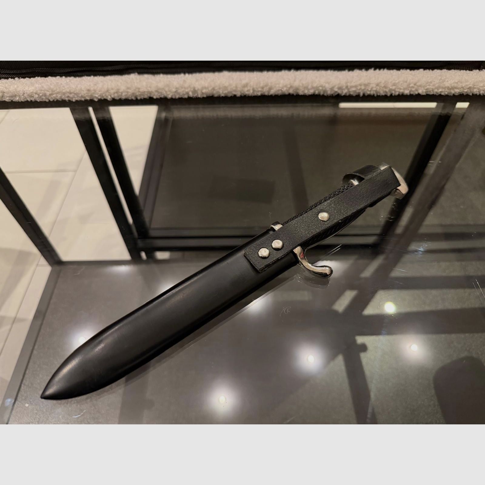 Classic scout camping knife – Solingen production – with metal sheath & leather belt loop