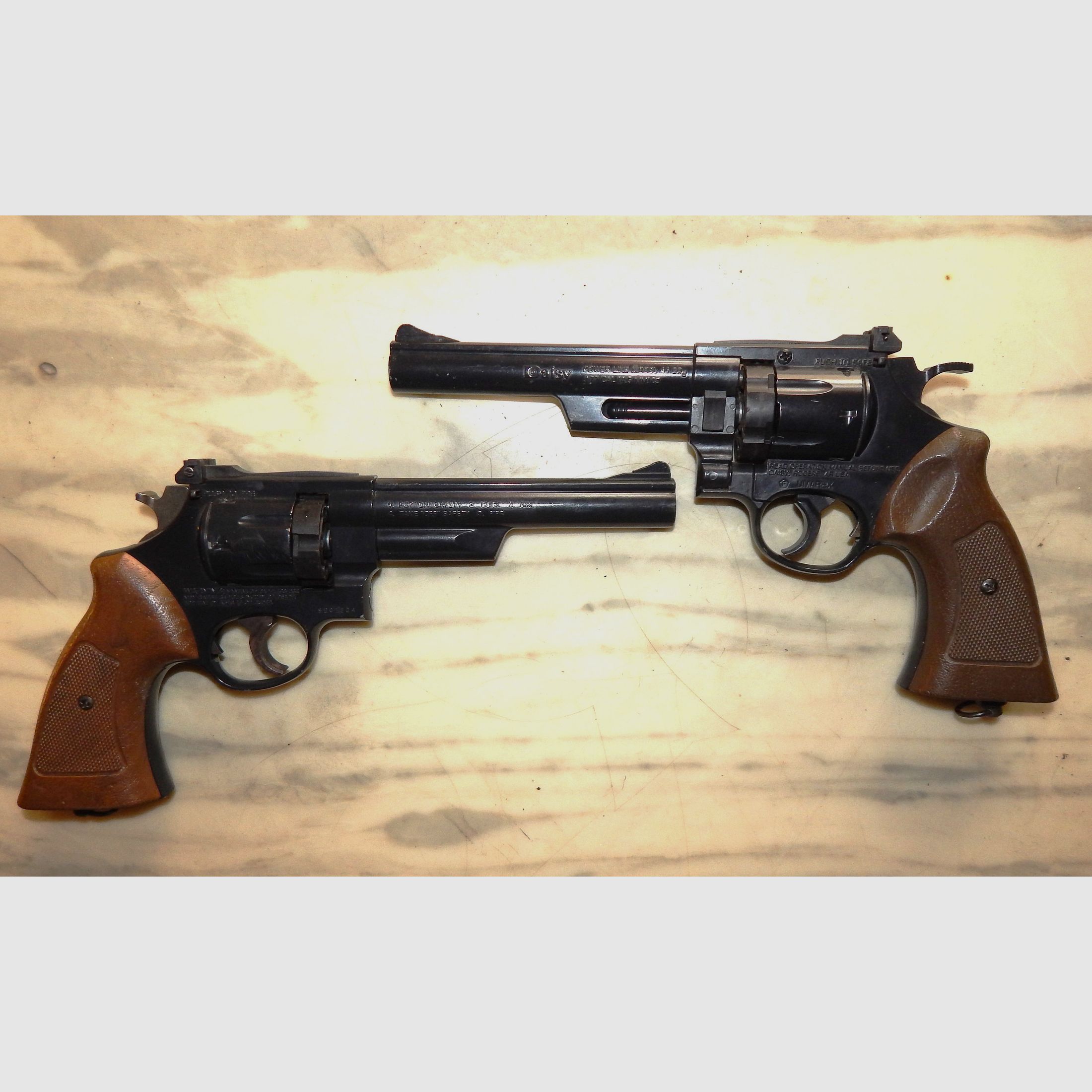 Daisy 44 Co2 Revolver / vintage - 2 stuks