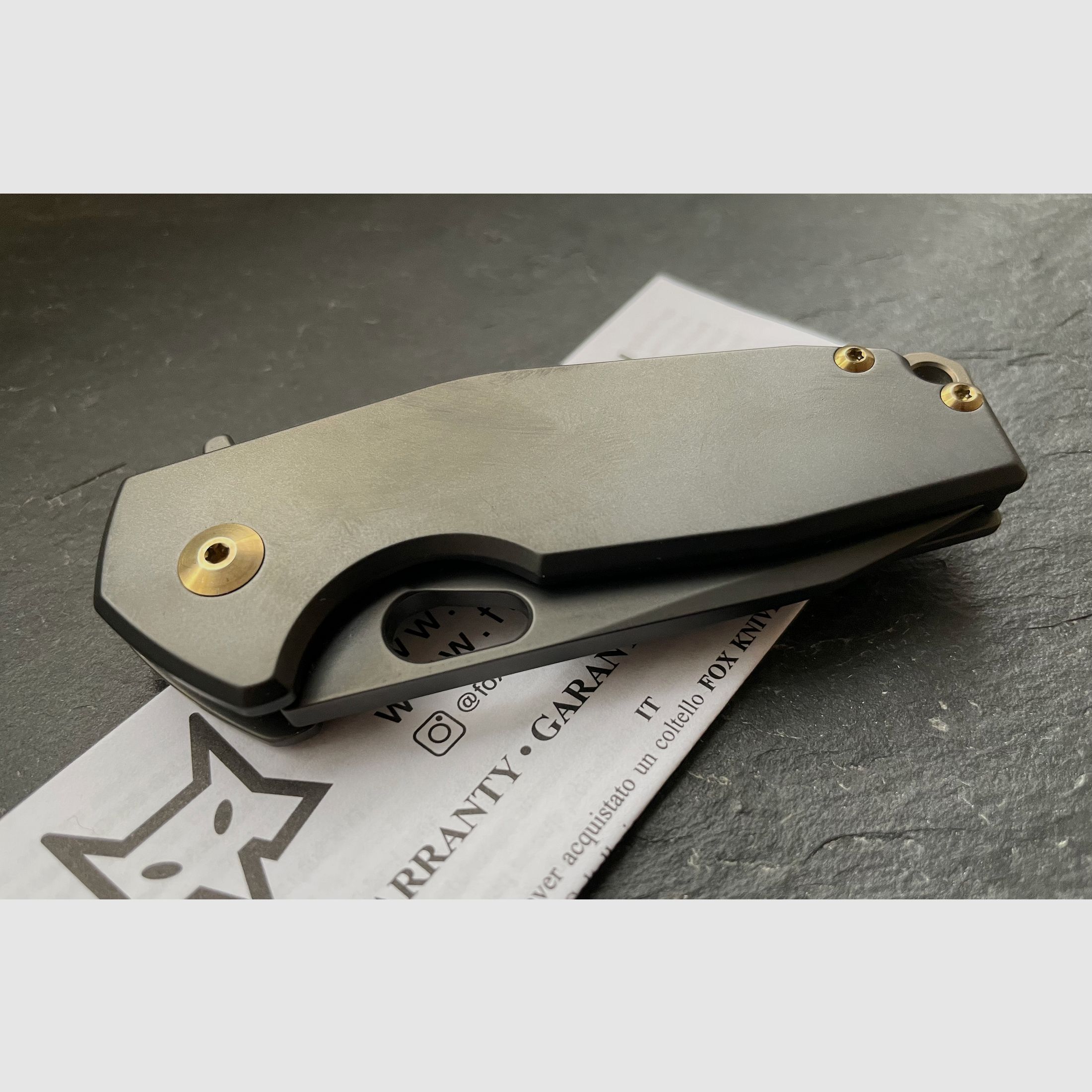 Fox Knives Suru FX-526 TI BB Black PVD Voxnaes M390 Titan Folder