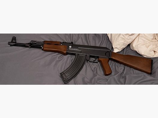 Ak-47 in Gutem Zustand mit großem Magazin 
