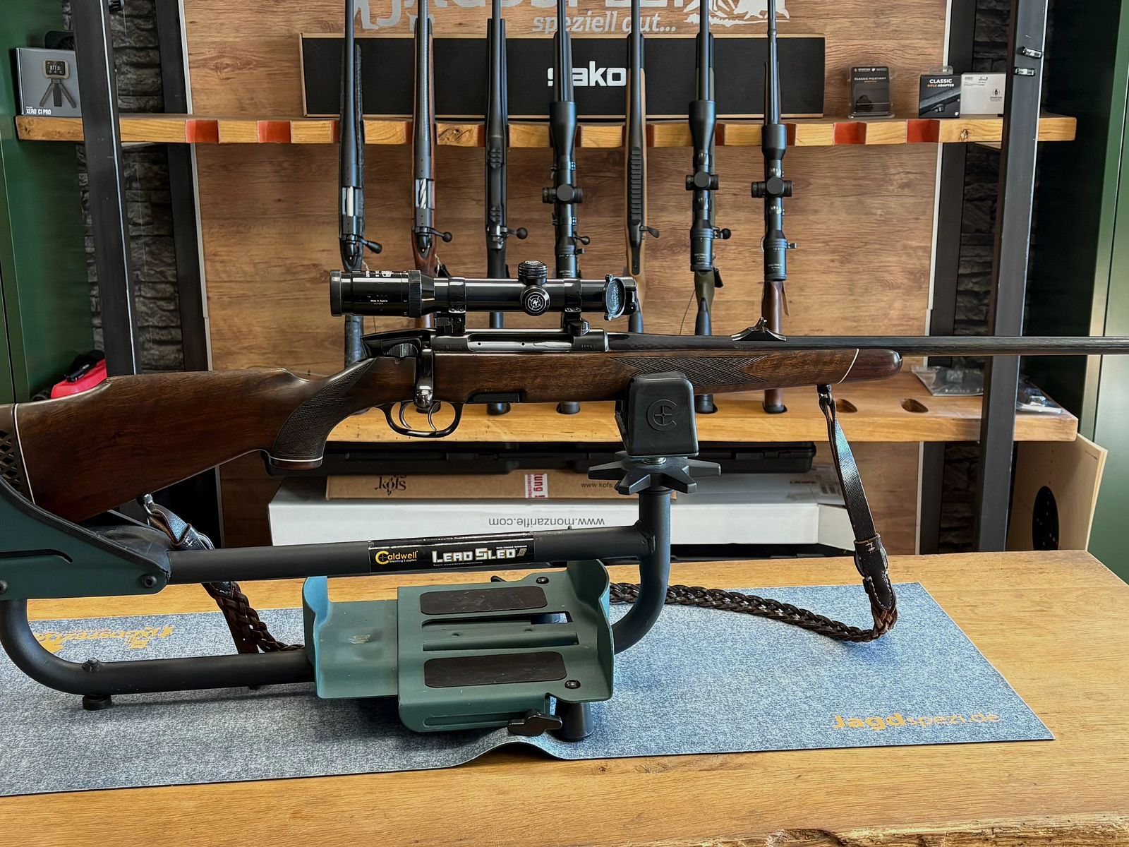 Classico per la caccia dinamica: Steyr Mannlicher Modell S (cal. 9,3x64) incl. Kahles cannocchiale per caccia dinamica, immagine 2 di 5