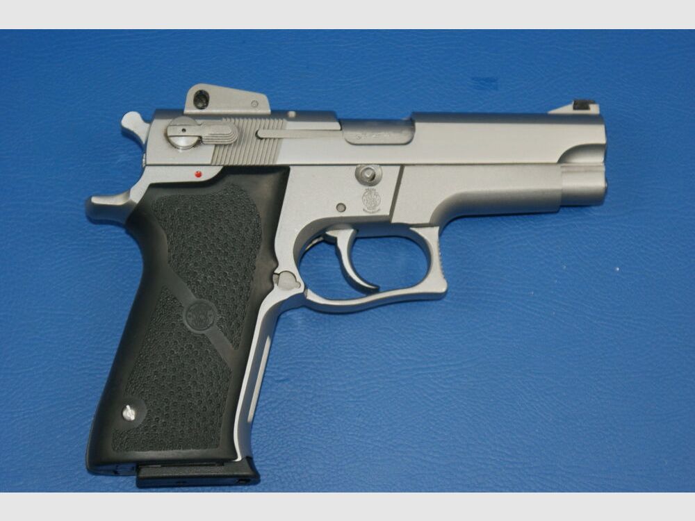 Smith & Wesson 5906	 9mmLuger