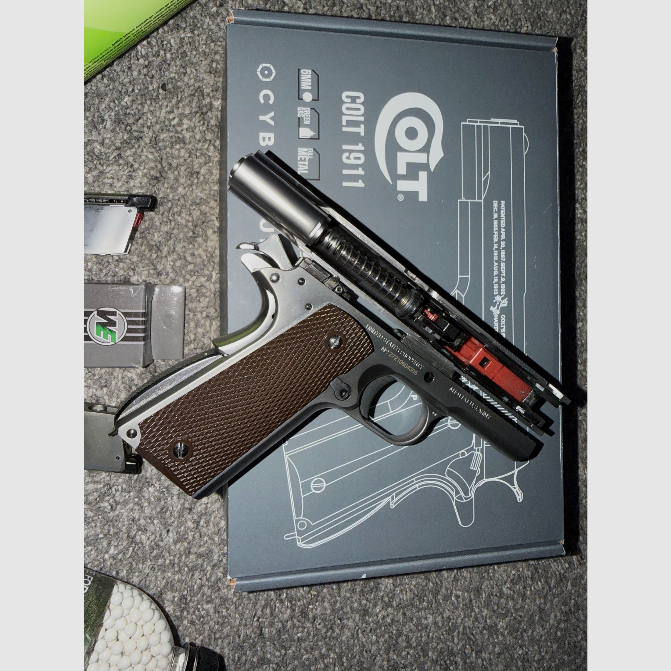 Cybergun / AWC Colt 1911A1 Vollmetall GBB 6mm BB silber
