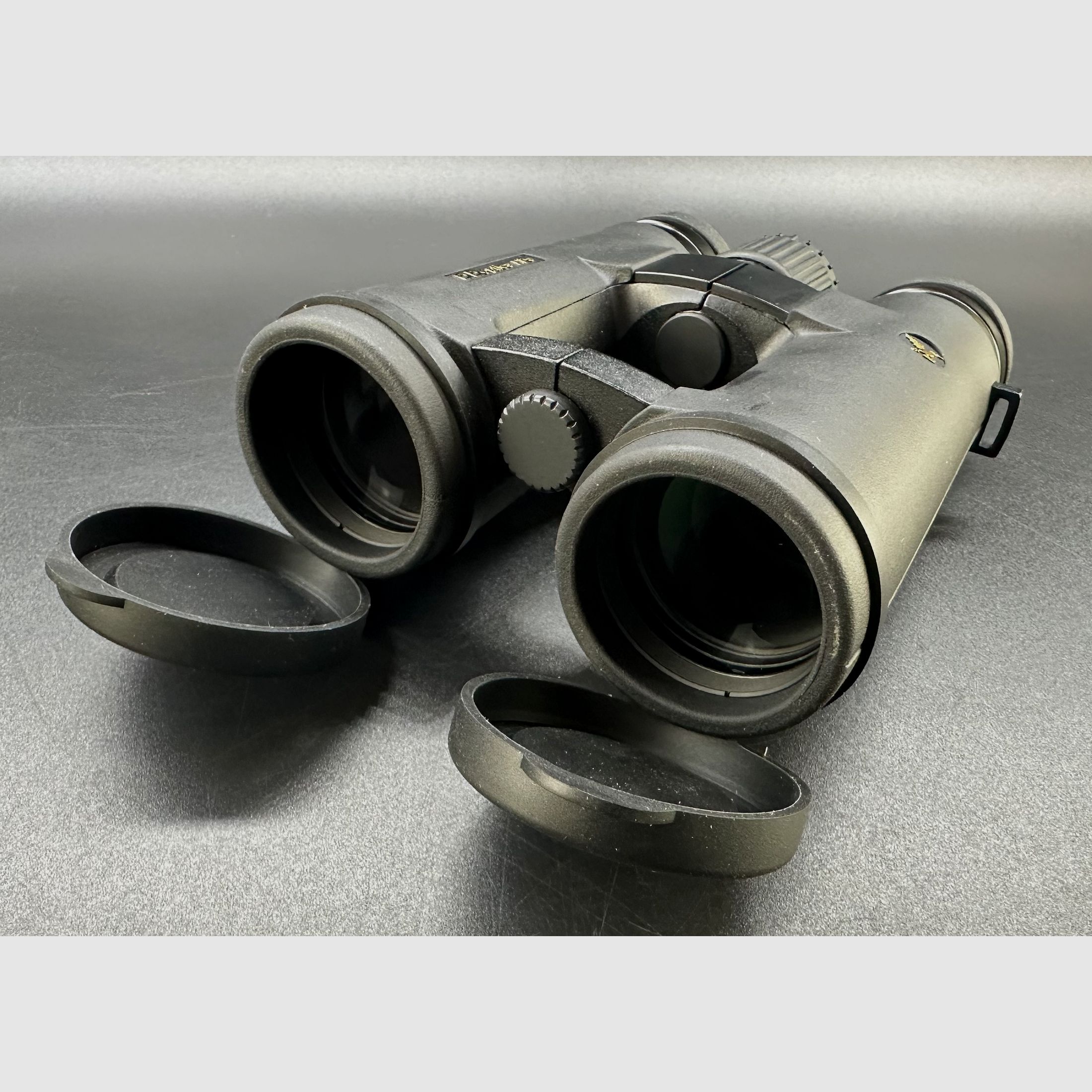 BWare DDoptics 440100103 binoculars HDS 10x42 with case and carrying strap BWare