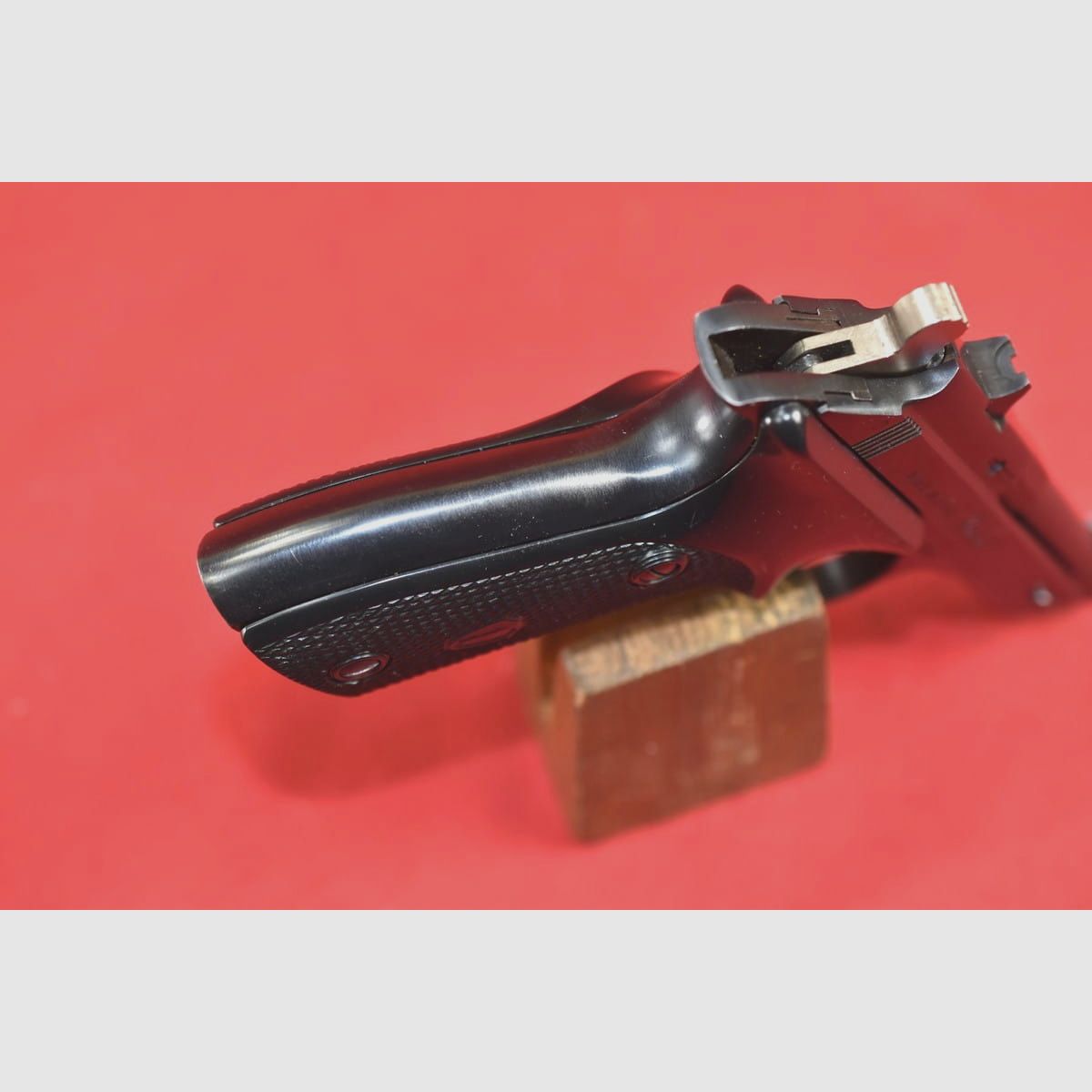 #7429 pistolet MARGO, année 1990, cal. .22 LR, image 5 sur 15