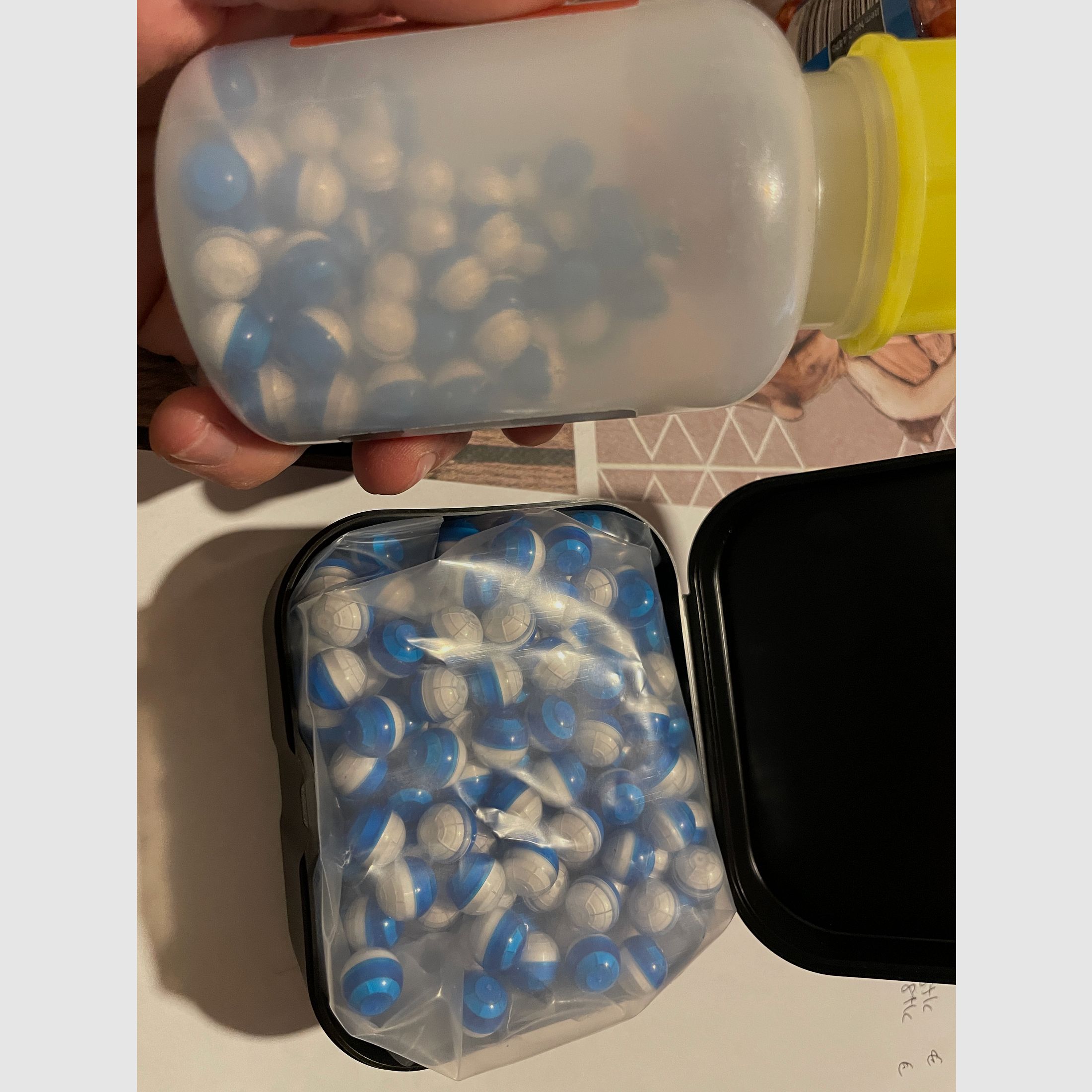 Umarex Glock 17 Gen 5 T4E Cal. .43 con 5 julios y un amplio equipamiento y cargador de repuesto