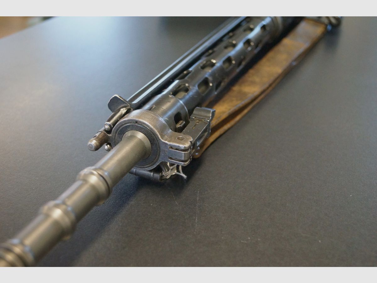 SIG Stgw.57, image 3 of 5