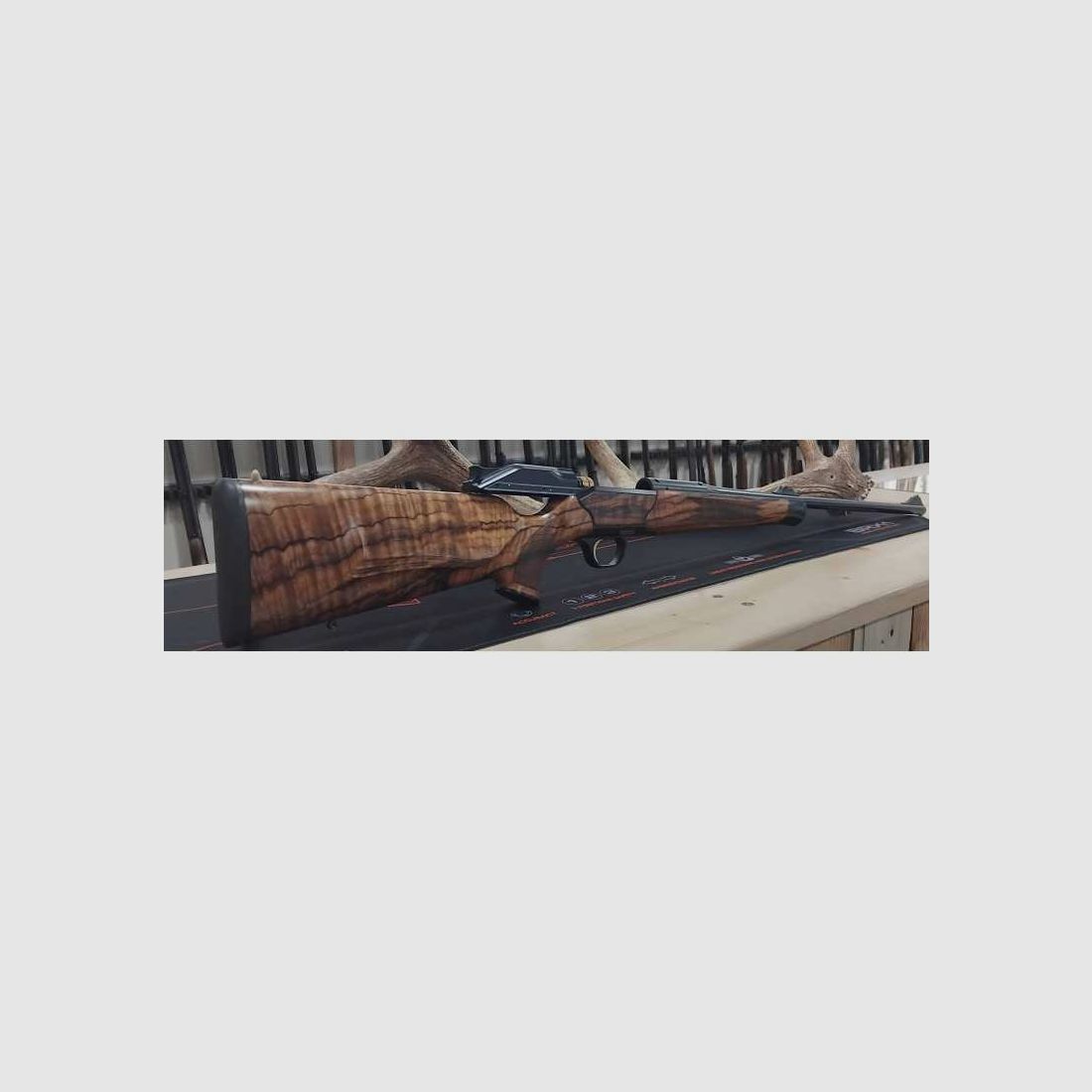 BLASER R8 LINKSHÄNDER IM KALIBER 300 WIN SHORT MAG, Bild 1 von 9