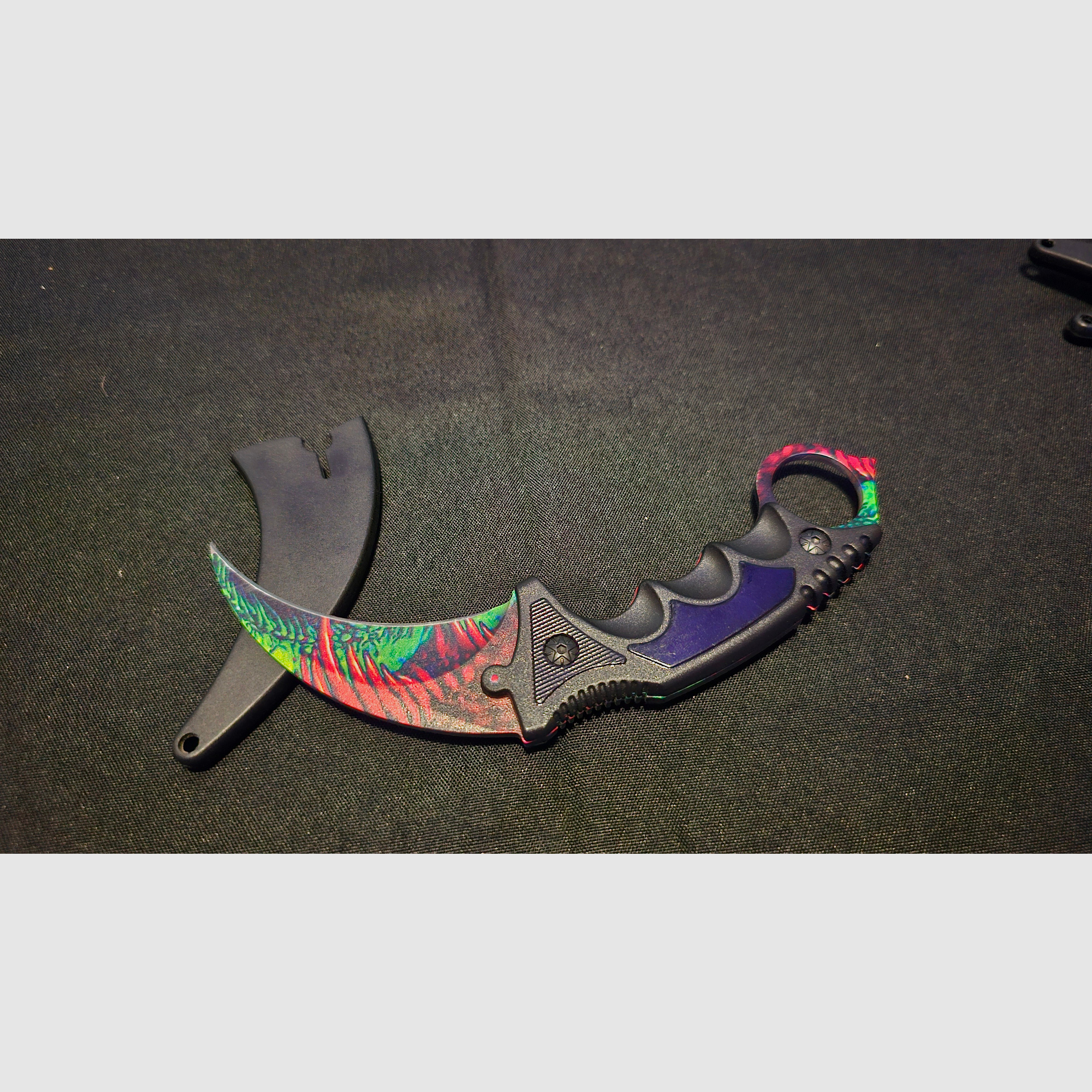 Karambit 2 seitiges design Hyper beast