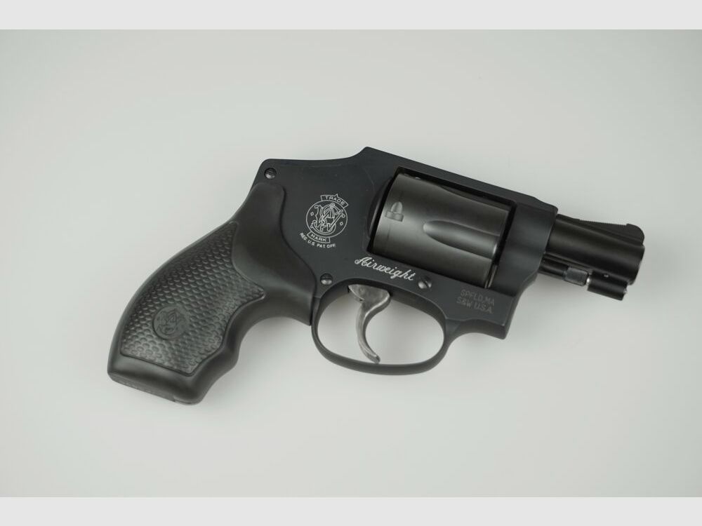 Smith & Wesson 442-2 Airweight schwarz .38 Spec. - Neuwertig inkl. OVP