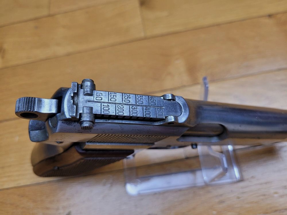 Schöner Browning GP 35 oder P640(b) – 9 para – erste Fertigungen aus der Besatzungszeit von 1941 – Kapitänsvisier – Holster und zwei originale Magazine! – Ausgezeichneter Lauf, schöne Markierungen und einwandfreie Mechanik – sehr guter Zustand, Bild 16 von 20