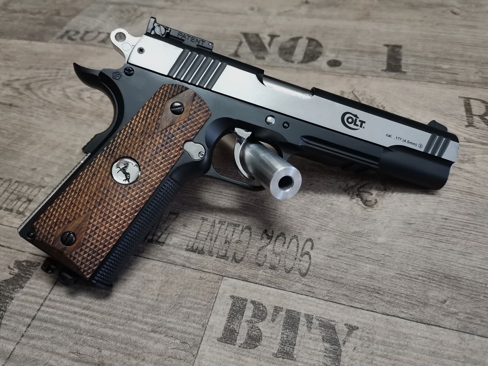 1911 Colt Special Combat Classic CO2 4,5mm Steel BB VOLLMETALL im SET