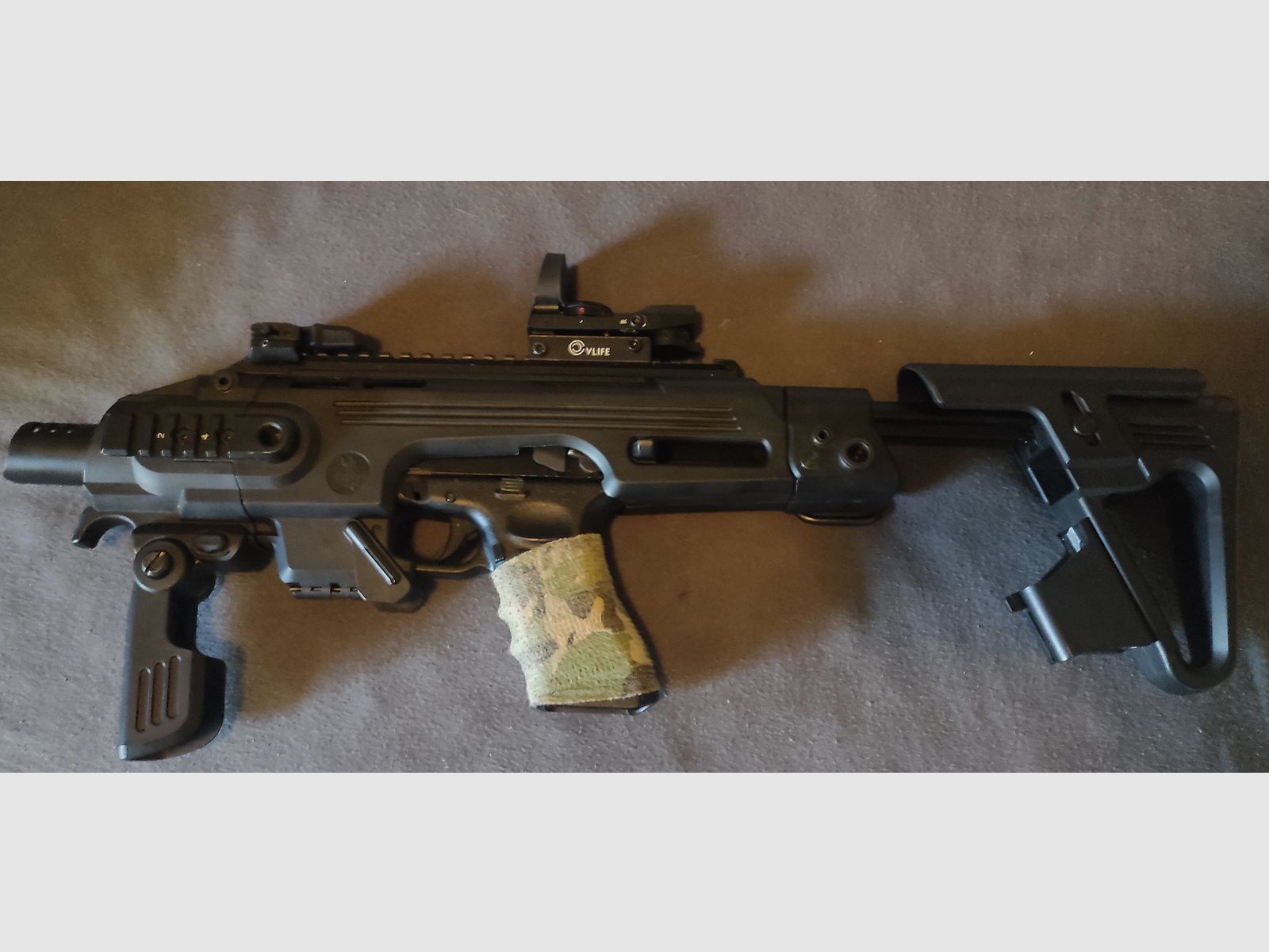 Glock 18C GBB - G18C inkl. Magazinen, Roni Kit und Visier 