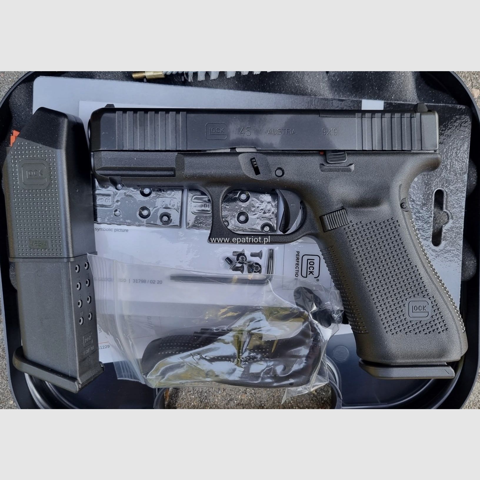 Pistola GLOCK 45 MOS FS cal. 9x19mm