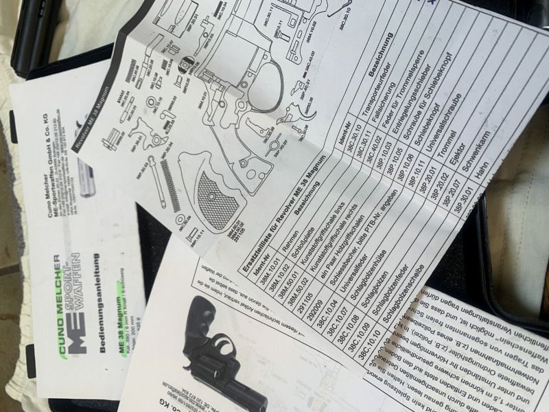 ME 38 Magnum Schreckschuss-revolver geblauwde in het kaliber 9mm R.K. (PTB 438)