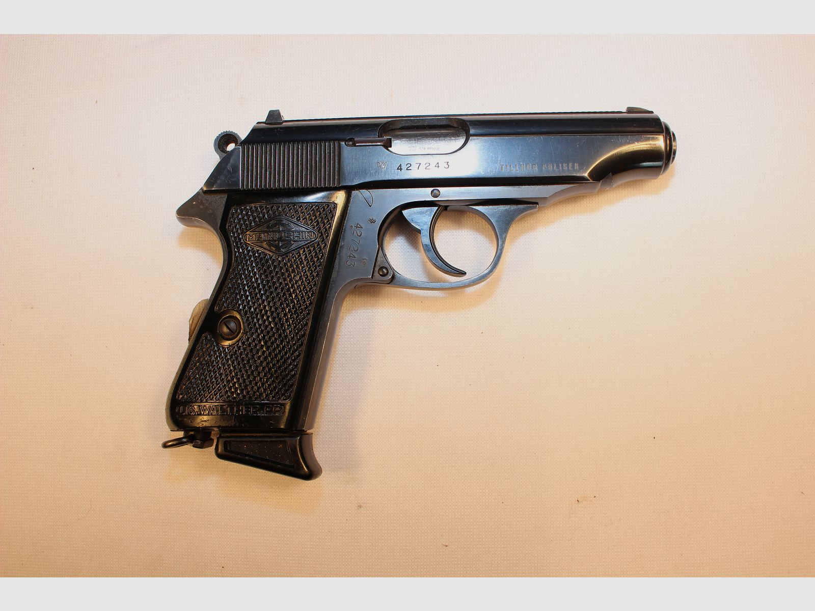 Manurhin Model PP in caliber 7,65 brow. van de Zweedse politie.