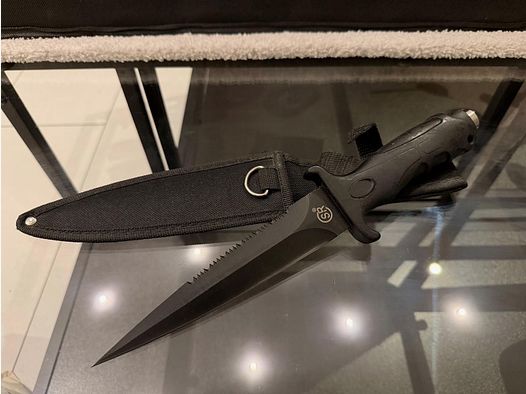 Couteau de combat tactique "SR" – Revêtement noir – Lame dentée des deux côtés & étui en nylon