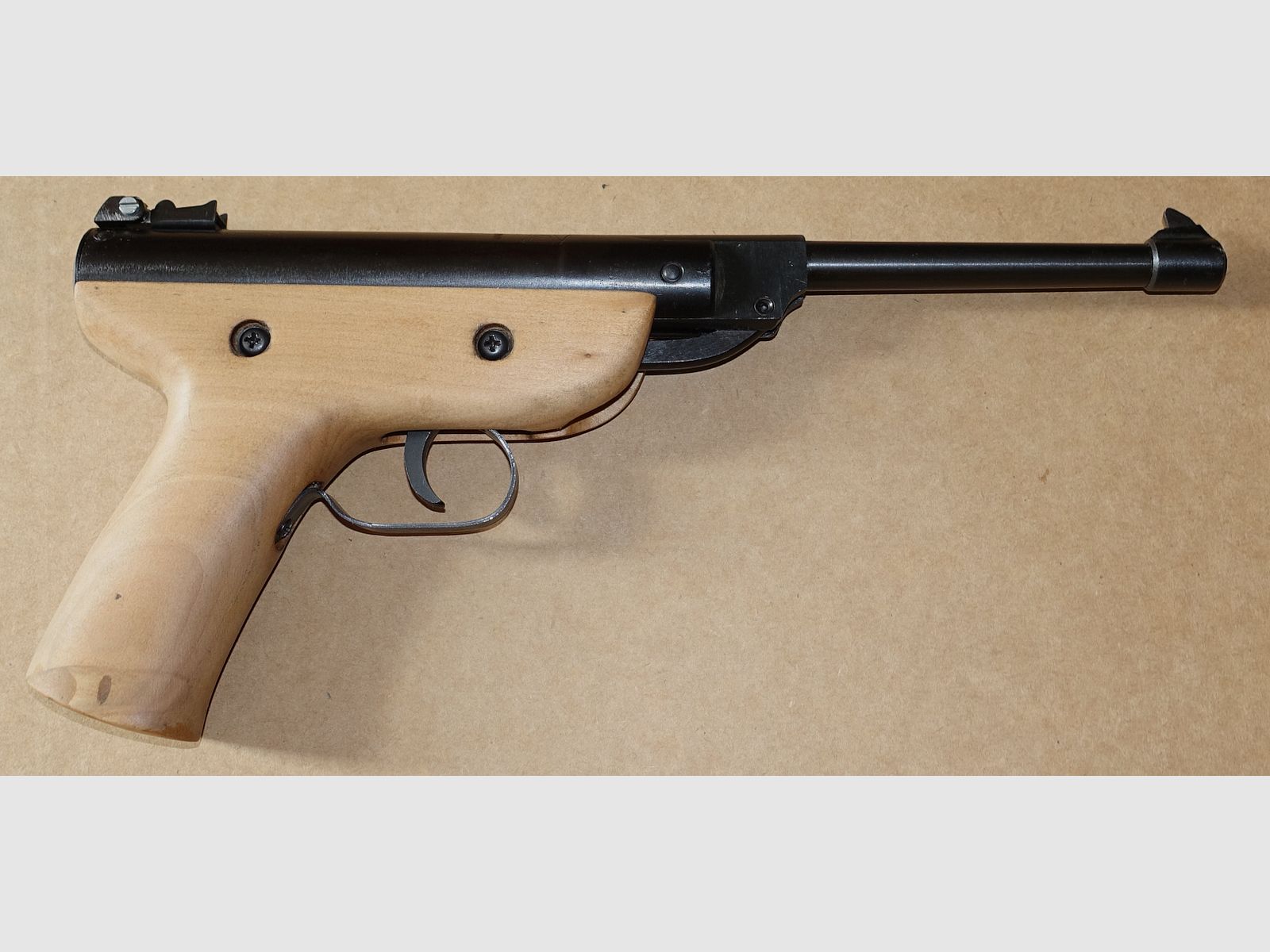 Luftpistolen Sammlung / 12 Stück / Walther LP53, Diana, Lov, Baikal, Record usw. 