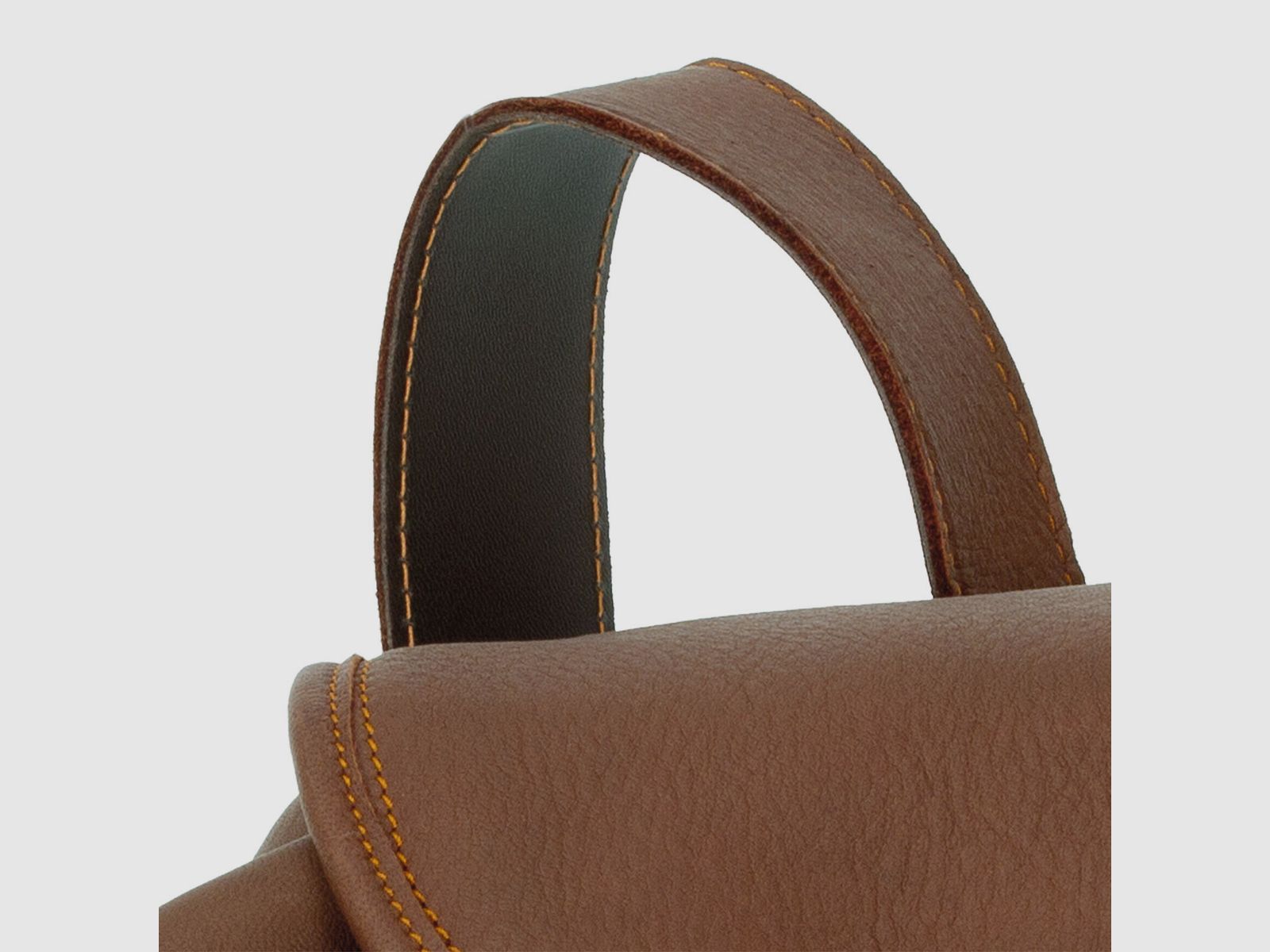 Mochila de cuero de alce