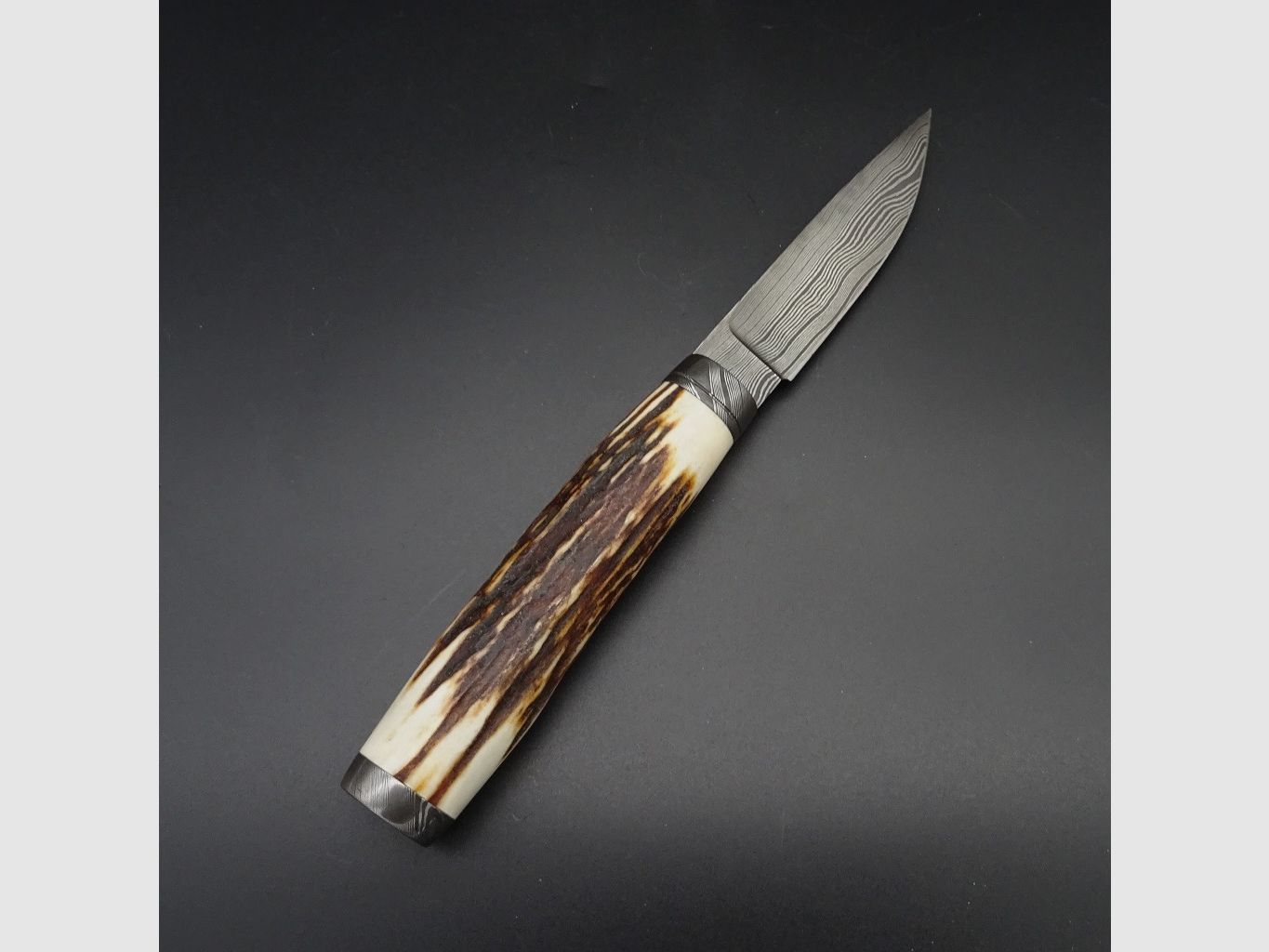 Preis inkl. 19% MwSt - Messer Schmidbauer Hunter Jagdmesser Damastklinge (9,4 cm), Sambar Hirsch