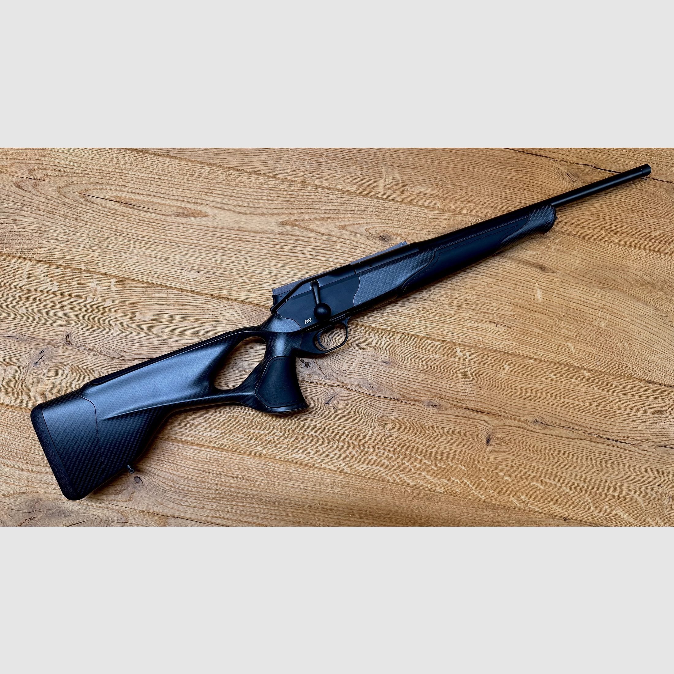 Blaser R8 Ultimate Carbon Leder Komplettwaffe / Kaliber wählbar / Logo silber / Standard Ausführung