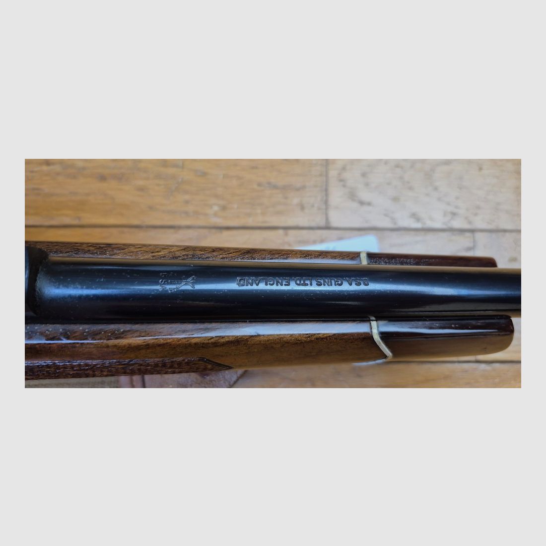 Sehr schöne BSA Jagdgewehr Modell CF2 — Kal. 300 Win Mag — Magazin 3 Schuss +1 — Holz von hoher Qualität in Grad V — Schmidt & Bender 1.5-6x Zielfernrohr — Exzellente Mechanik — Spiegel-Lauf — Eines der besten Jagdgewehre, die aus den Werkstätten der „Großen Epoche“ britischer Herkunft stammen — TBE/TBE+, Bild 27 von 39