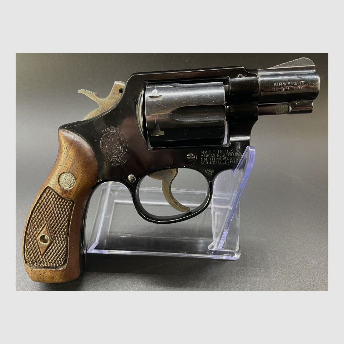 Smith & Wesson Mod.: 12 .38Special 2" Lauf Holzgriffschalen 6-schüssiger Re .38Special