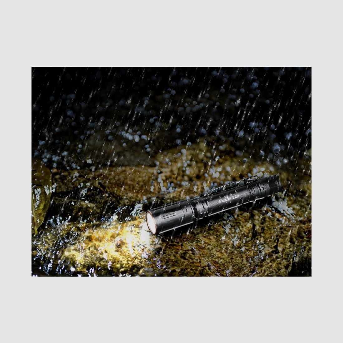 Fenix E20 V2.0 LED flashlight, image 7 of 10