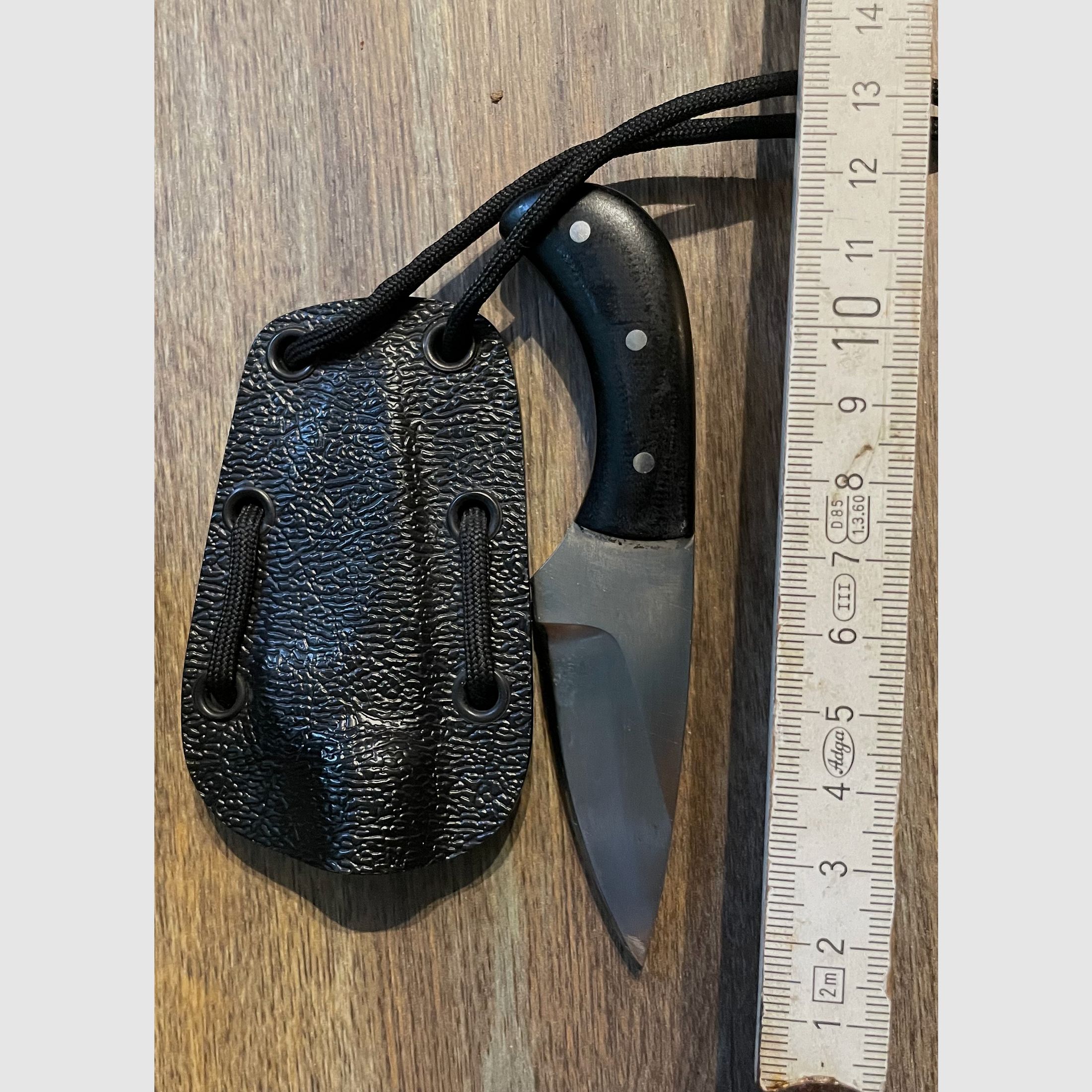 Handgefertigtes Neck-Knife aus Südafrika