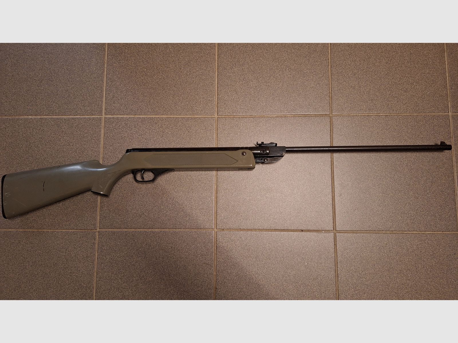 Rifle de aire Modelo 304 Haenel Suhl Original DDR con cañón largo de 49cm!