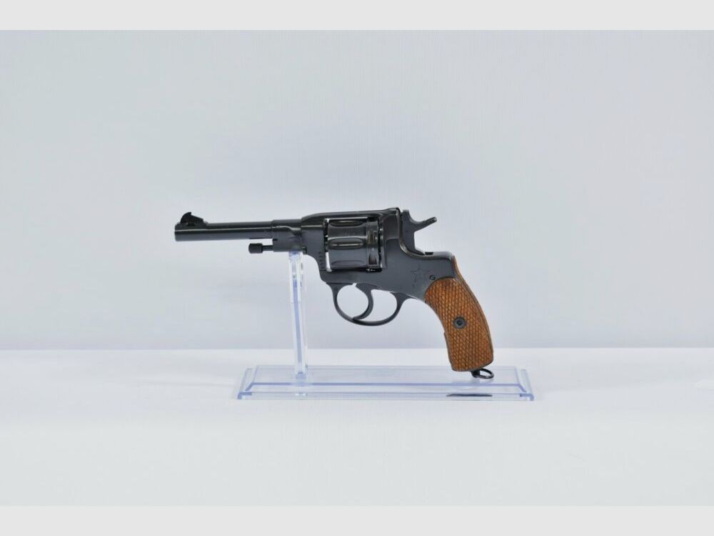 Nagant 11-1895​ 7,62mmNagant Revolver