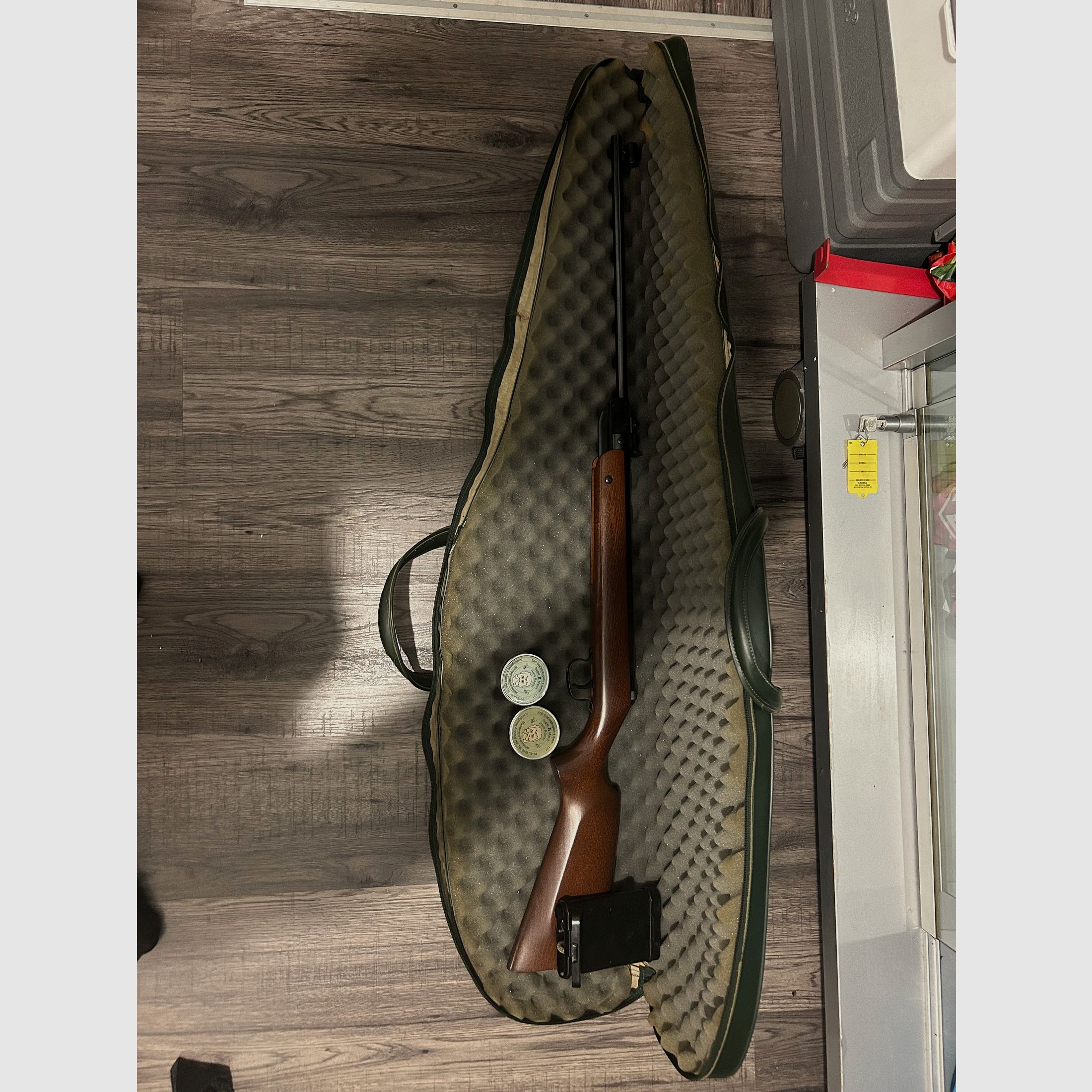 Diana 24 with accessories and bag