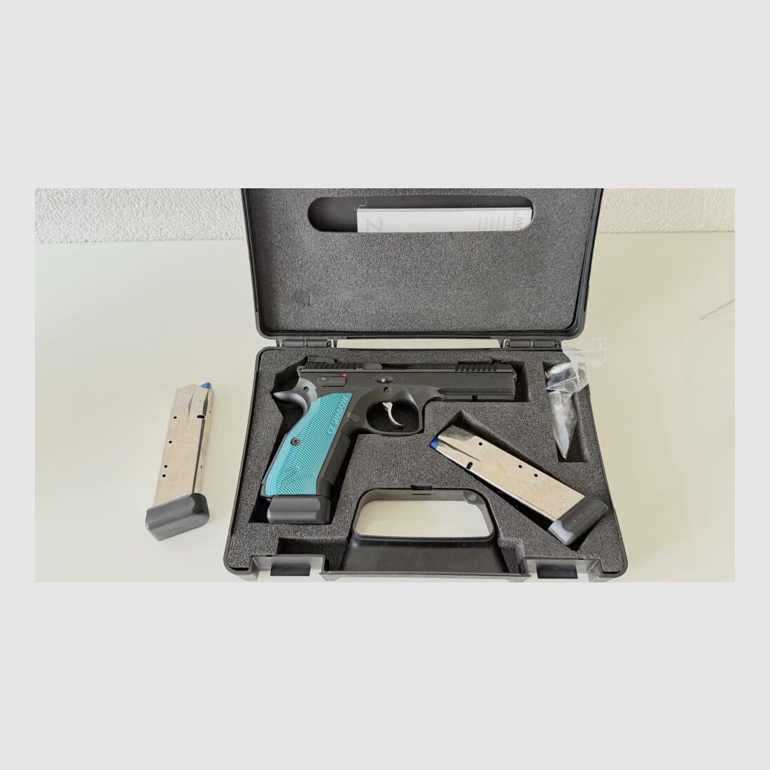 CZ Uhersky Brod CZ Shadow 2 Poly met 3 magazijnen 9mm Luger