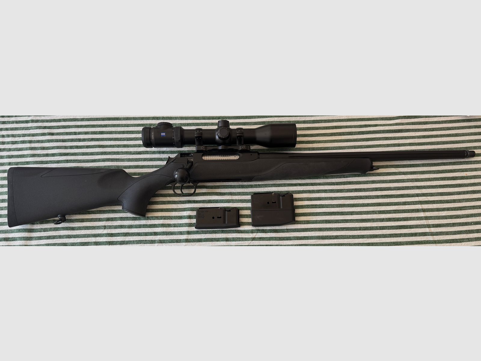 Sauer 404 en .300 WinMag avec Zeiss V8 1,8-14x50